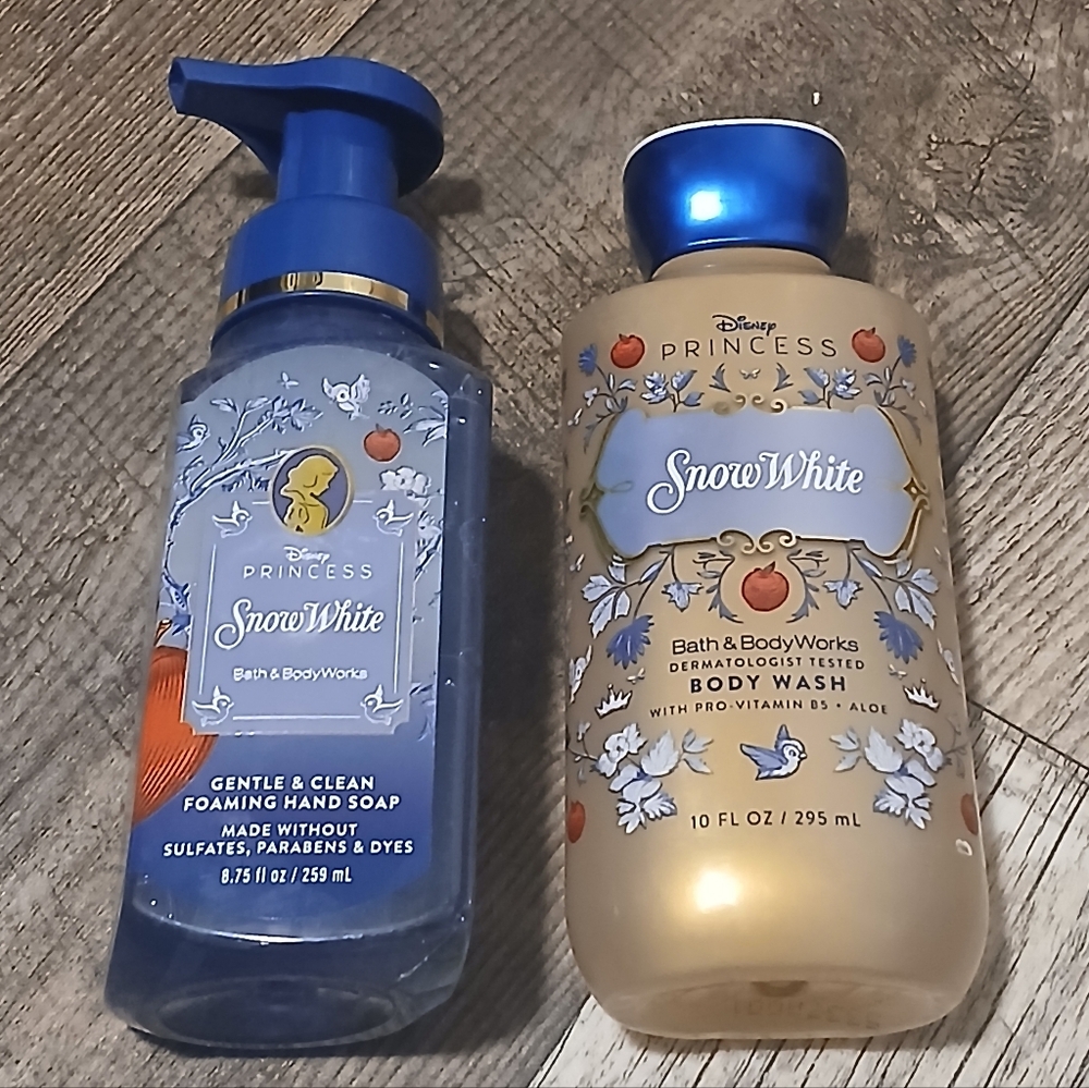 Bath & Body Works Snow White Foaming Hand Soap & Body Wash